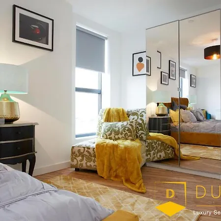 Best Value !!! - The Chad, Dubell Serviced Leeds, Up To 4 Guests , Free Parking, Wifi & Netflix Apartment *