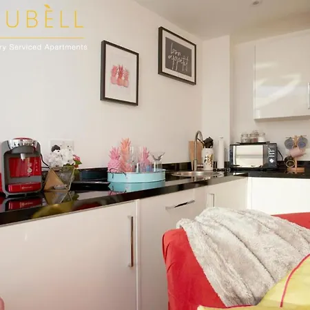 Best Value !!! - The Chad, Dubell Serviced Leeds, Up To 4 Guests , Free Parking, Wifi & Netflix