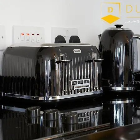 Best Value !!! - The Chad, Dubell Serviced Leeds, Up To 4 Guests , Free Parking, Wifi & Netflix Apartment *